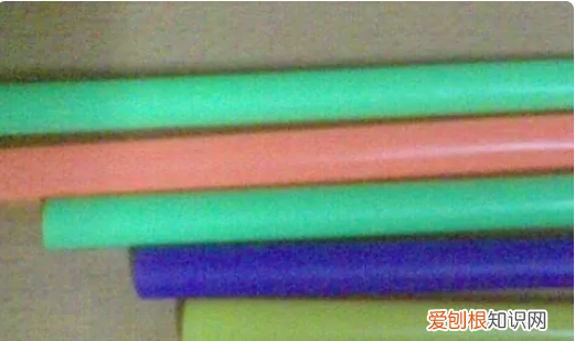 如何用吸管做乐器,怎样制作香水简单家中的工具