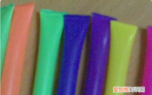 如何用吸管做乐器,怎样制作香水简单家中的工具