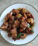 糖醋排骨不够甜怎么补救，糖醋排骨太甜了怎么补救