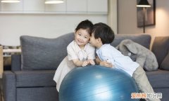 离婚后不给抚养费违法，离婚女方不给孩子抚养费怎么办