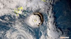 汤加海底火山再次大规模喷发