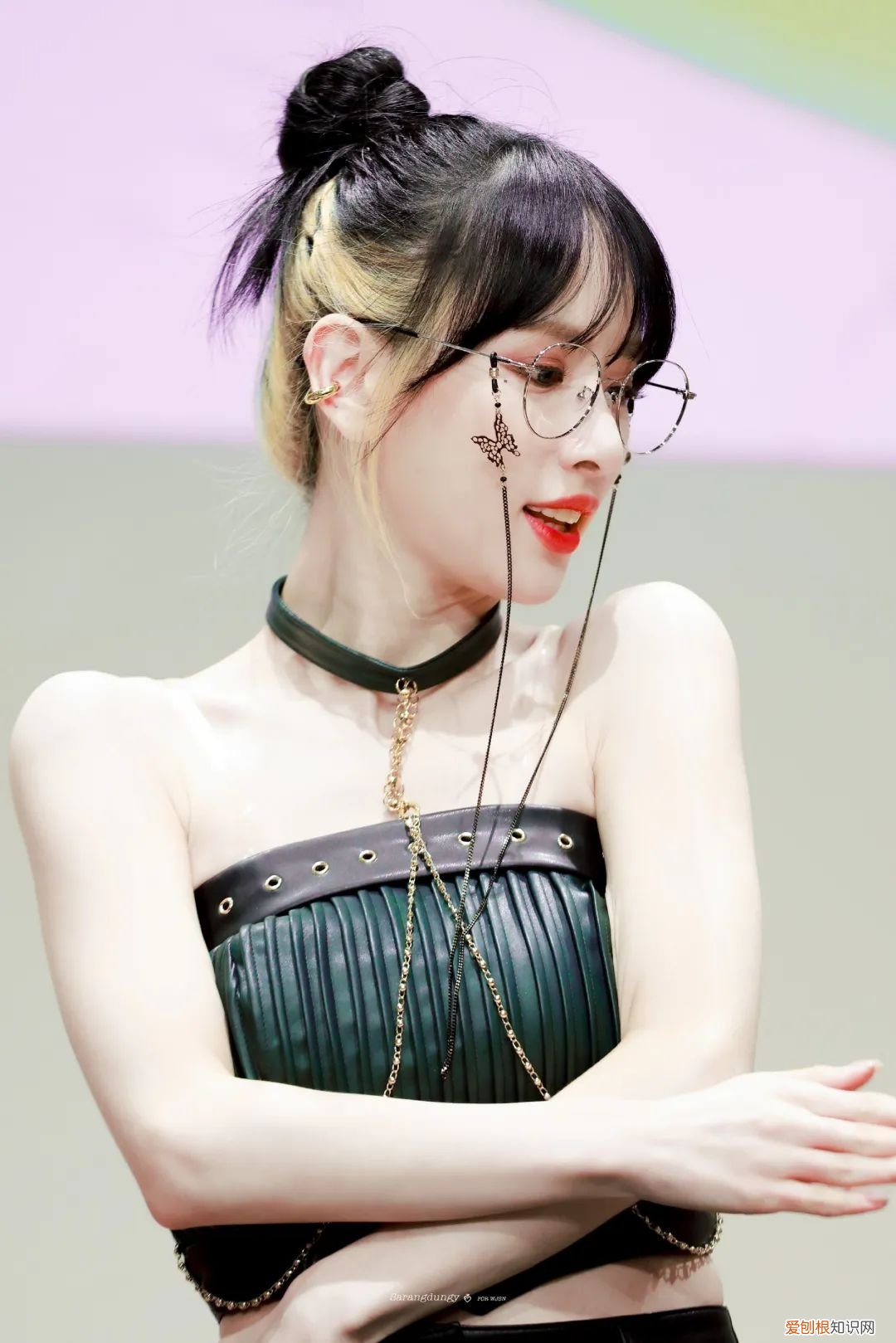 今年流行的近视眼镜款式