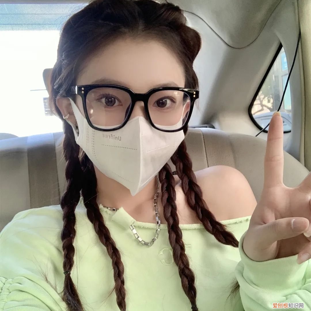 今年流行的近视眼镜款式