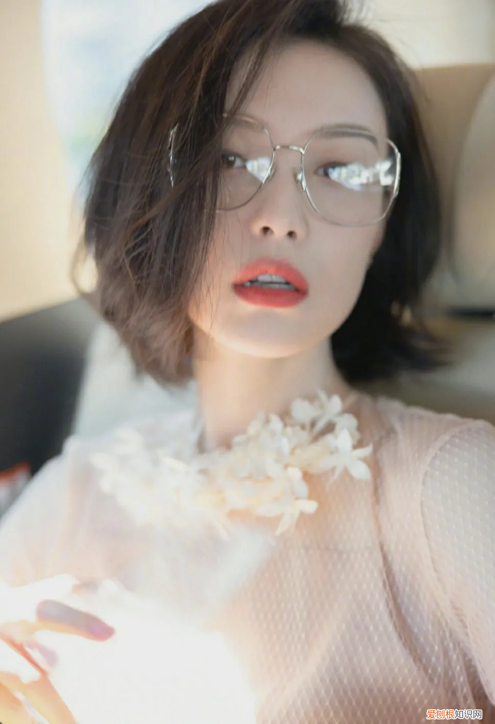 今年流行的近视眼镜款式