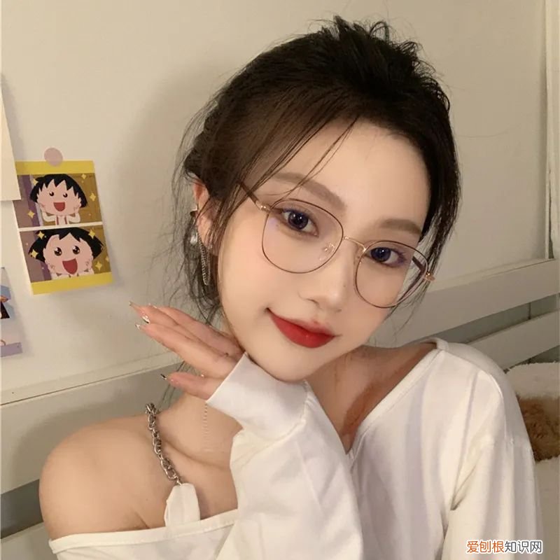 今年流行的近视眼镜款式