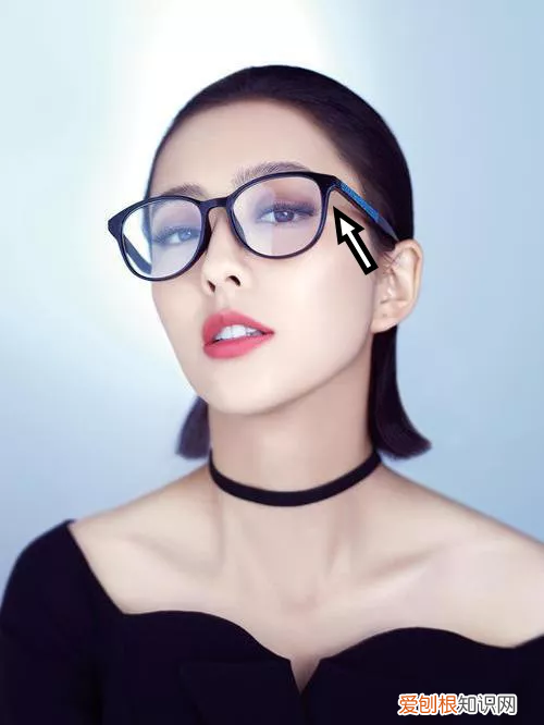 今年流行的近视眼镜款式