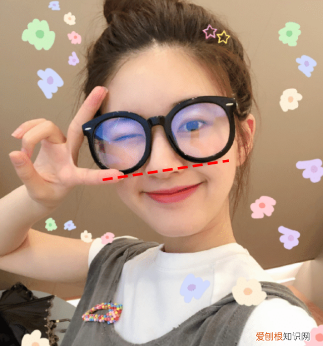 今年流行的近视眼镜款式