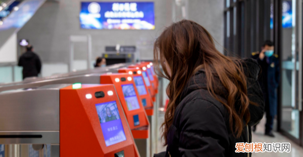 无身份证如何乘坐高铁,做高铁没带身份证怎么办