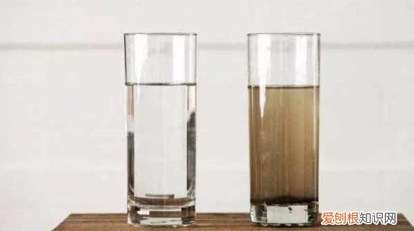 为什么自来水里有白色杂质，自来水有白色粉末是什么原因