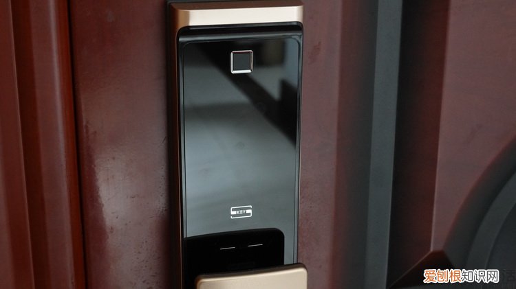 三星719指纹锁如何设置