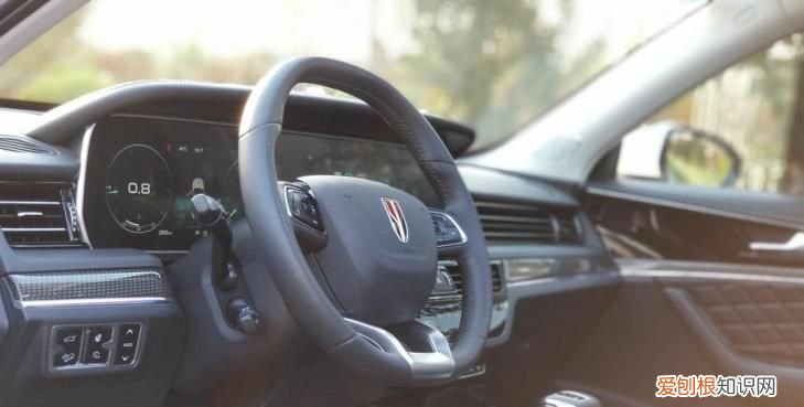 红旗hs5的加油开关在哪,红旗hs5引擎盖开关在哪里图片