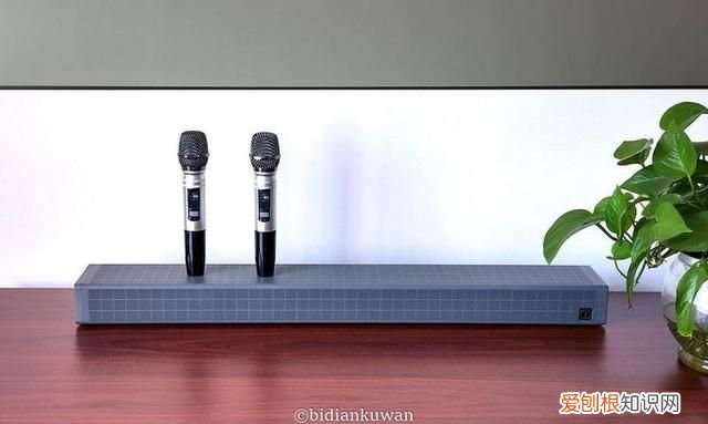 回音壁音响跟投影仪怎么连接