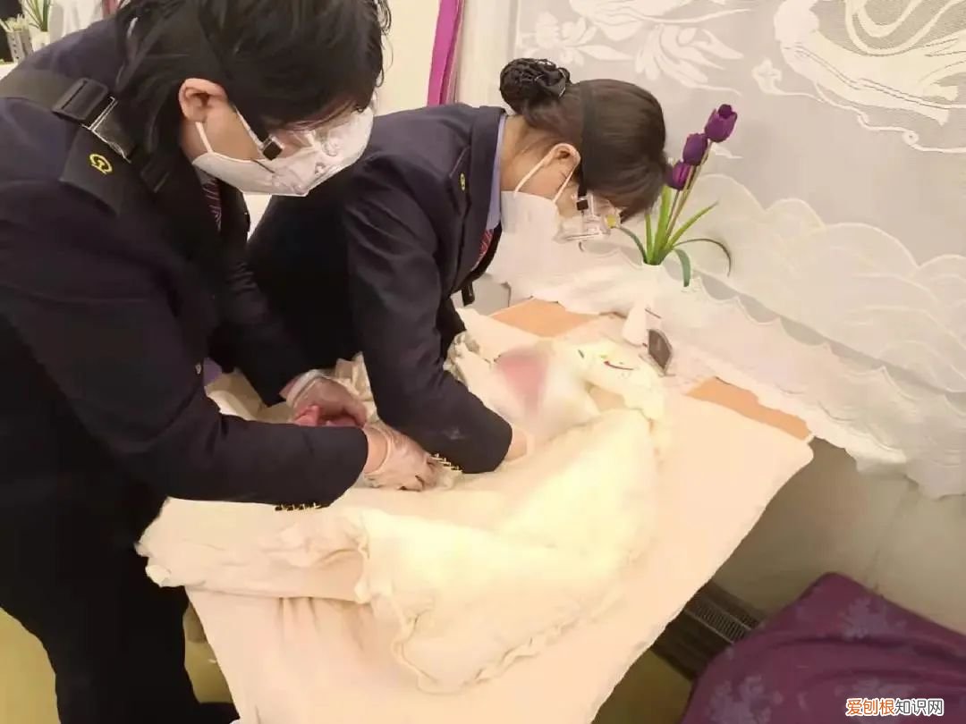 蘭州開往溫州列車上：夫妻借奶粉被查出嬰兒是買的