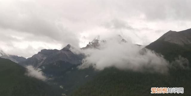 稻城亚丁徒步海拔最高多少?,四川徒步稻城亚丁攻略