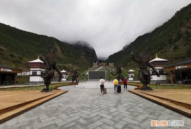 稻城亚丁徒步海拔最高多少?,四川徒步稻城亚丁攻略