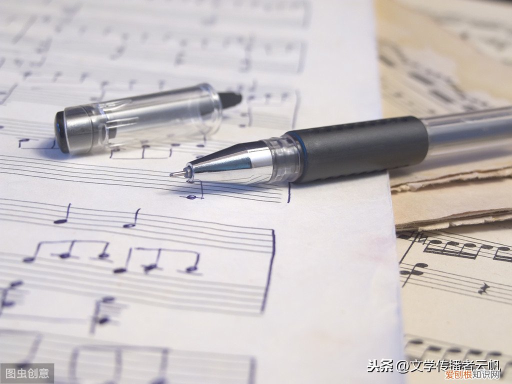 钢笔和宝珠笔的区别对比哪个好 哪个更适合日常书写
