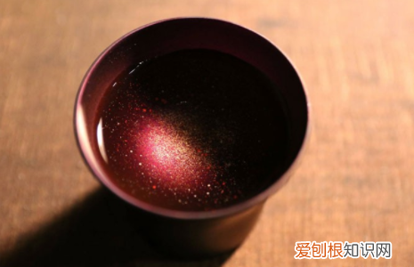 日本网红酒杯装酒后能看到星空