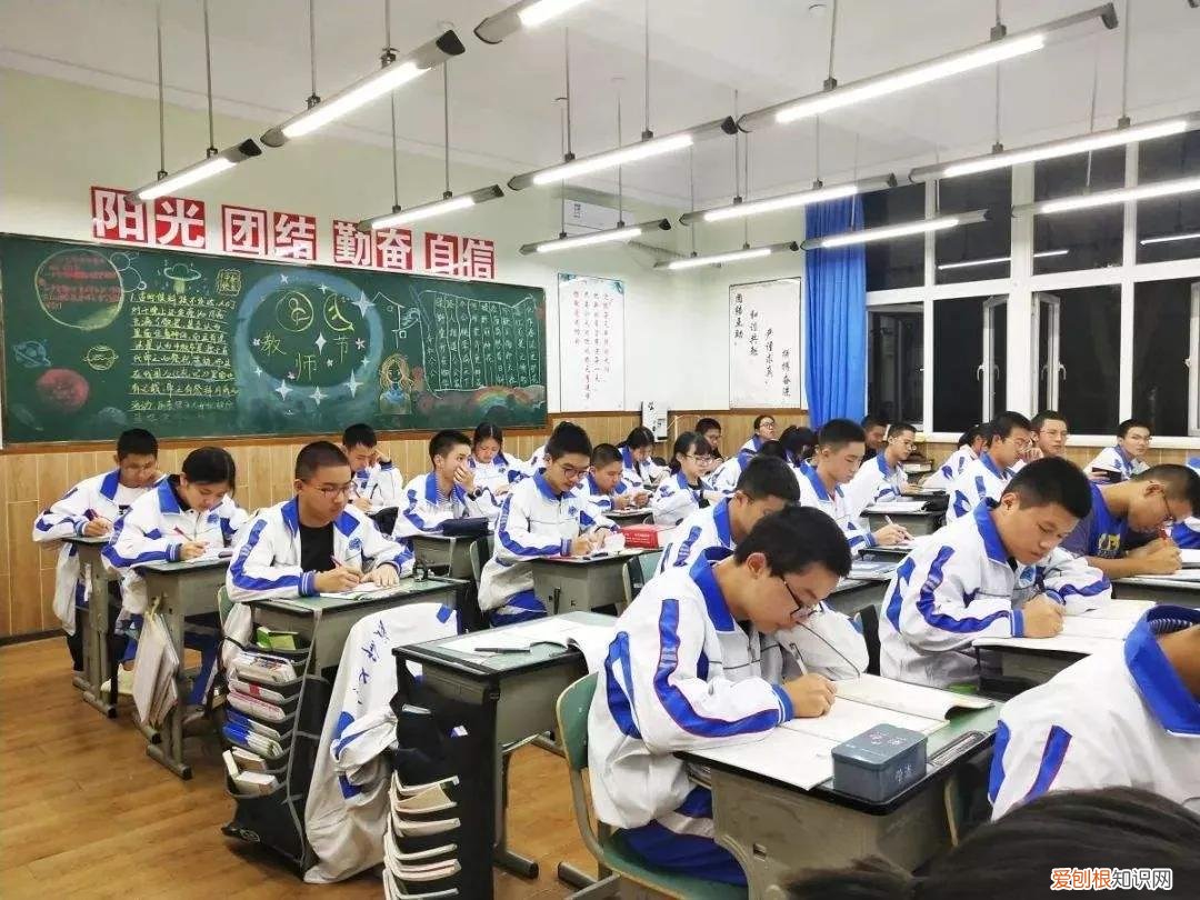 高三学生因被停课喝下百草枯身亡,校方有责任,希望协商赔偿