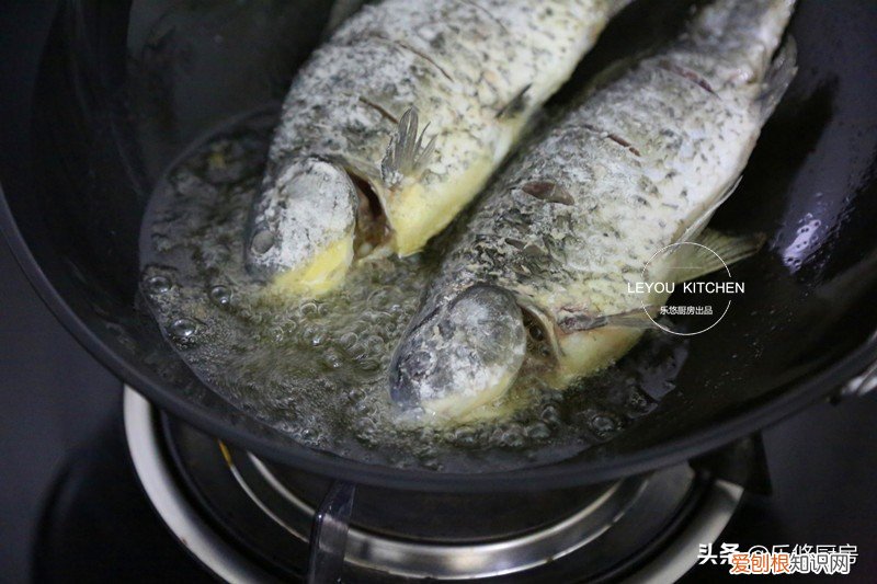 怎么让鱼不粘锅