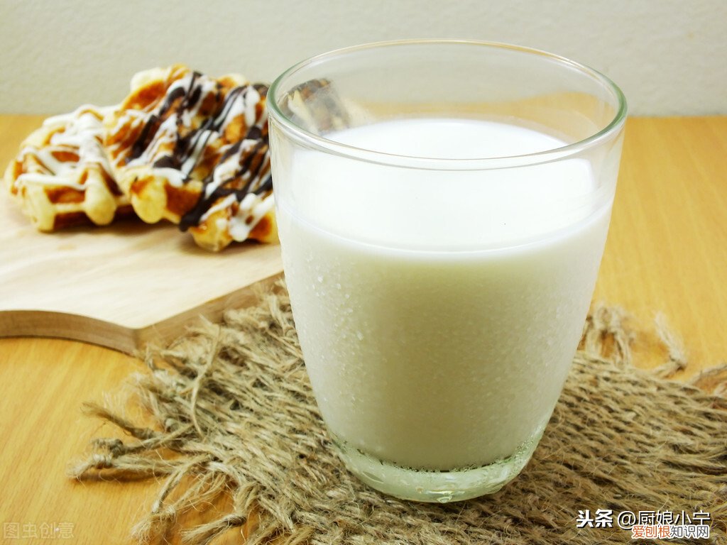 全脂牛奶和脱脂牛奶有什么区别哪个好