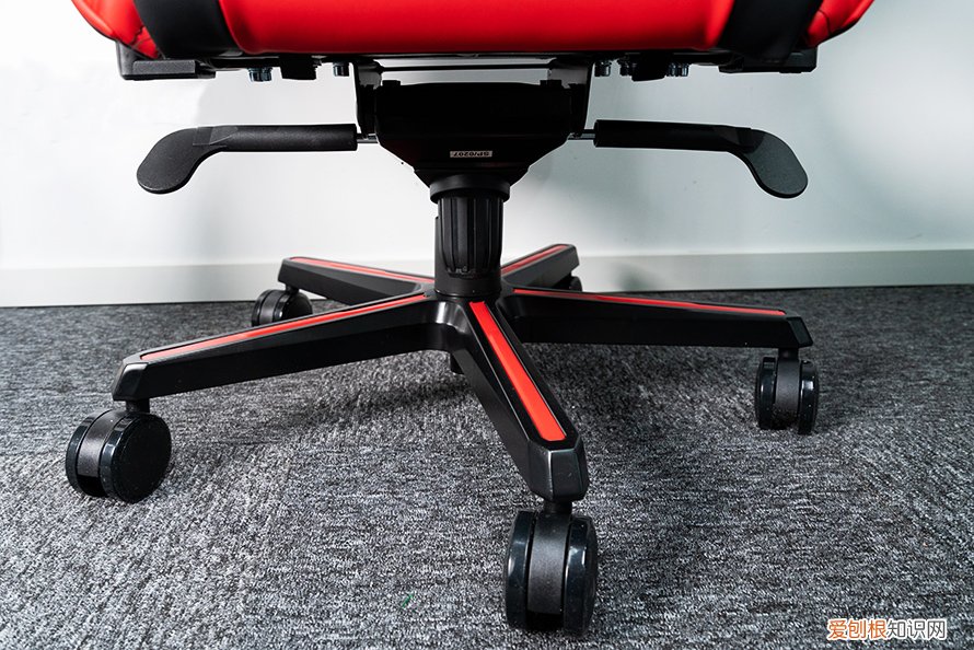 迪锐克斯模块化电竞椅评测