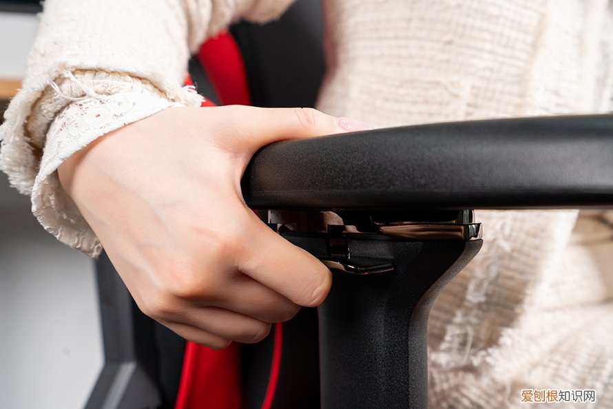 迪锐克斯模块化电竞椅评测