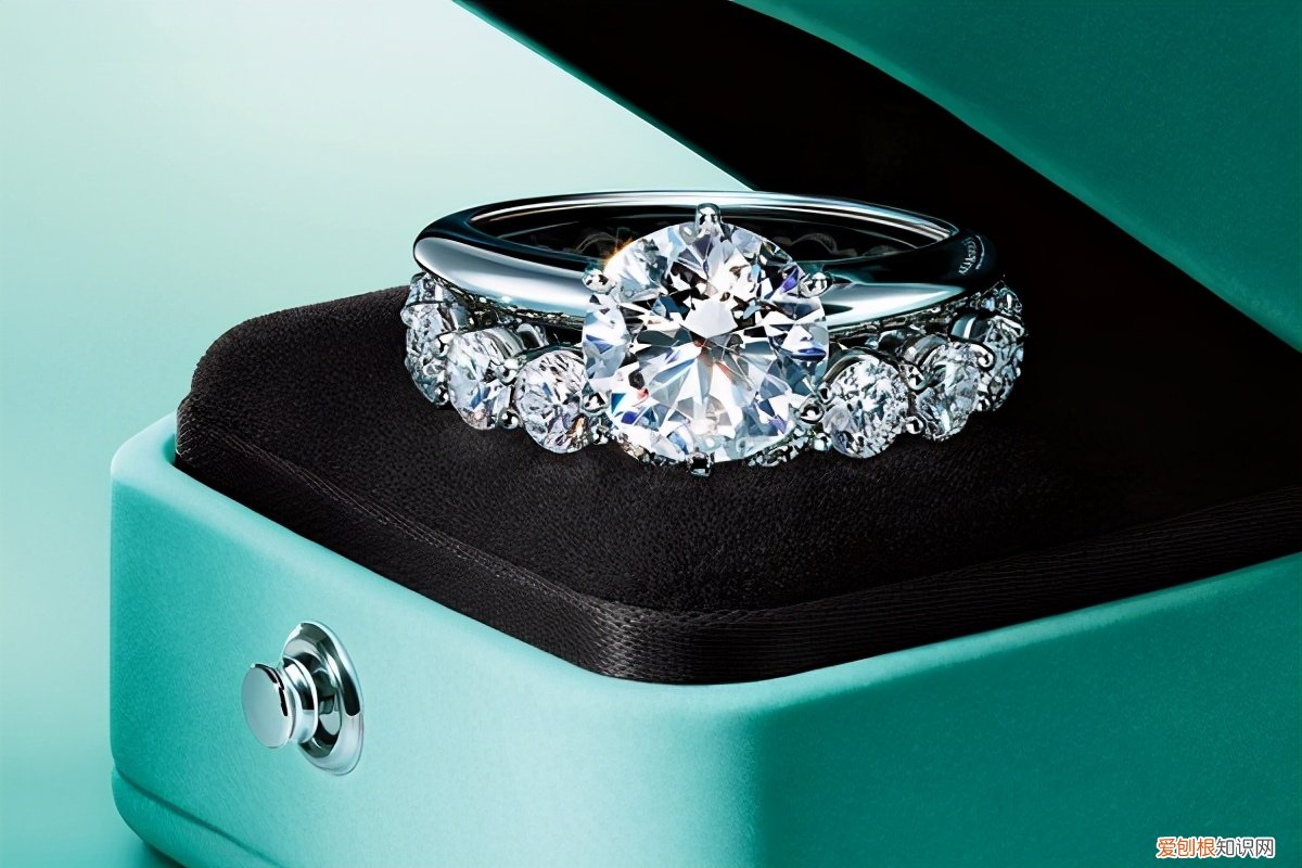 结婚钻戒买什么牌子好
