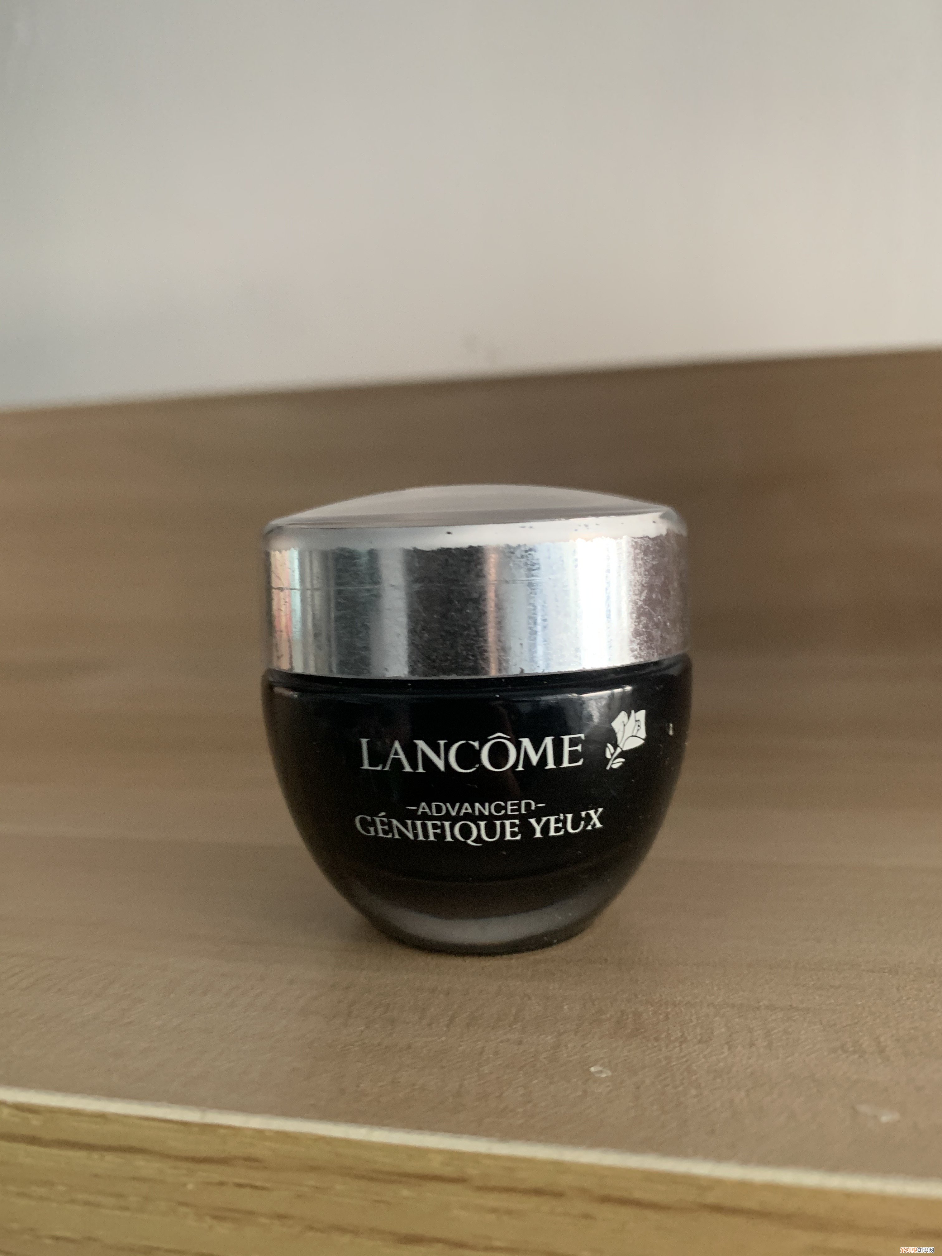 去眼袋的眼霜哪个牌子的效果好