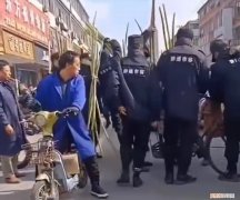 南通市容公司将老人2000根甘蔗全买下