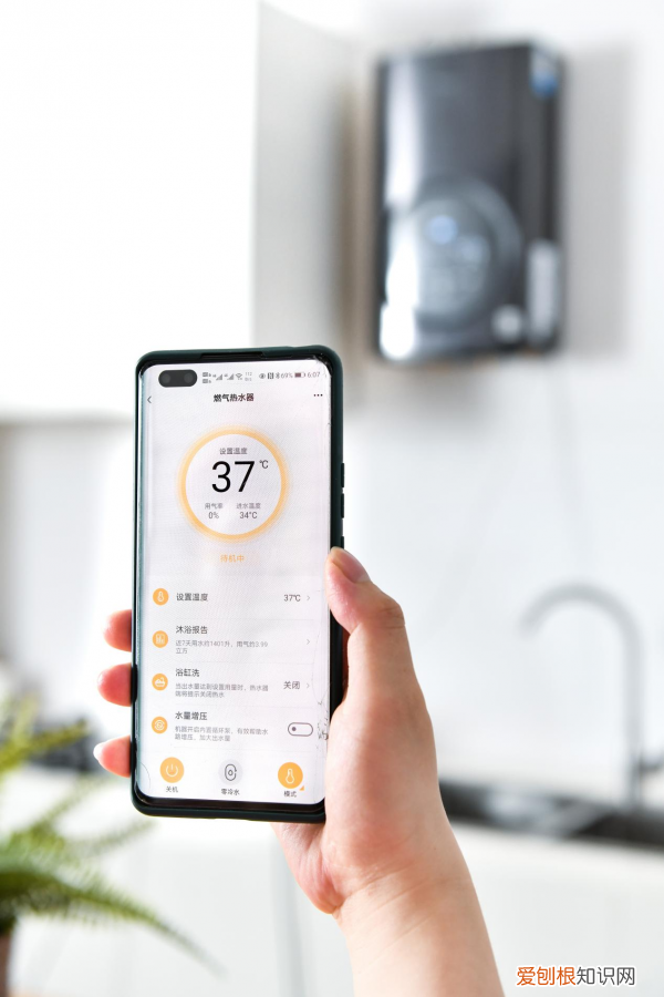 美的电热水器UV8怎么样?