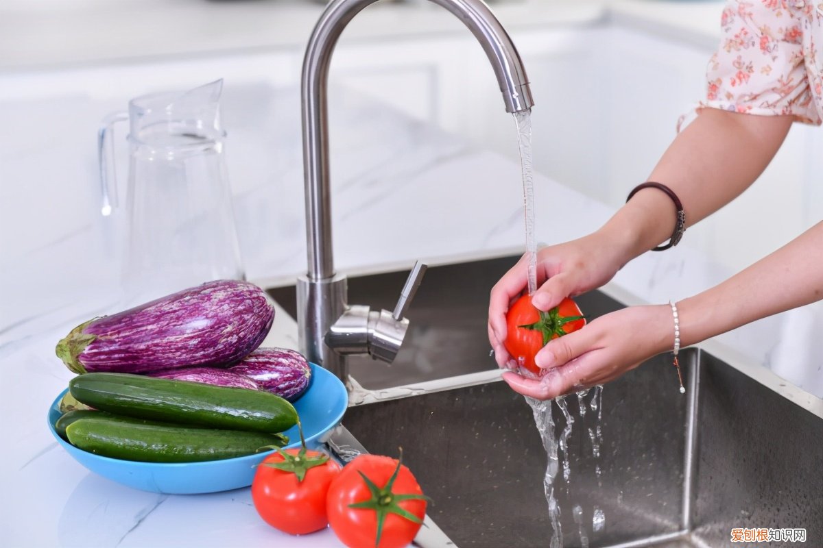 美的电热水器UV8怎么样?