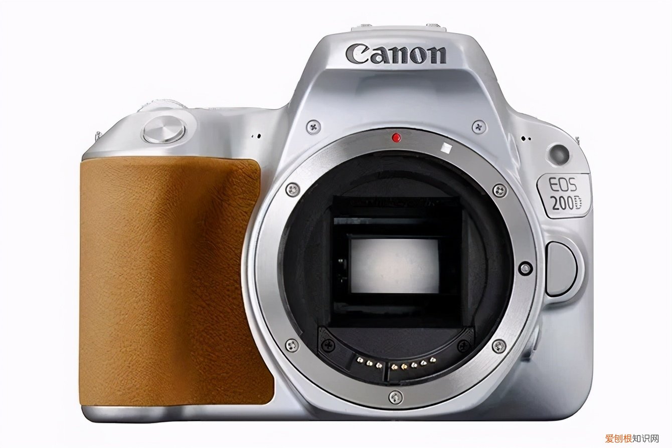 佳能200d一代和二代区别对比哪个好怎么样？