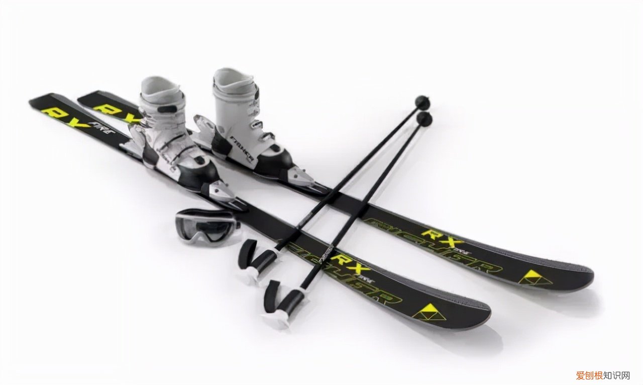 滑雪初学者选择单板还是双板