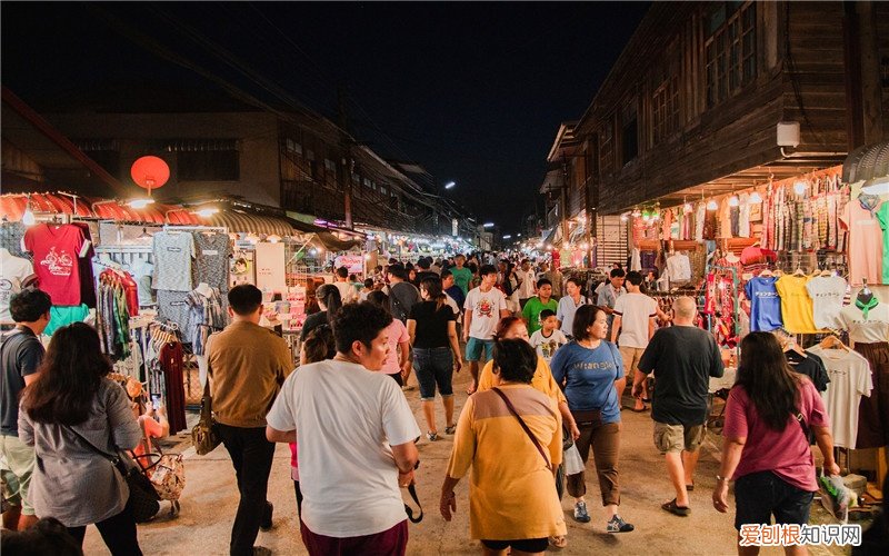 适合摆地摊的快消品有哪些？