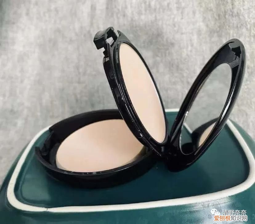 粉饼哪个牌子好用不脱妆?