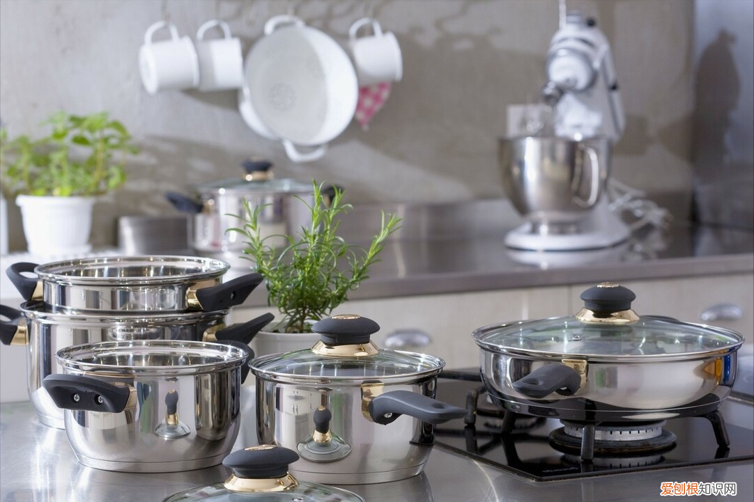 炒菜用什么锅好吃家庭用最健康?