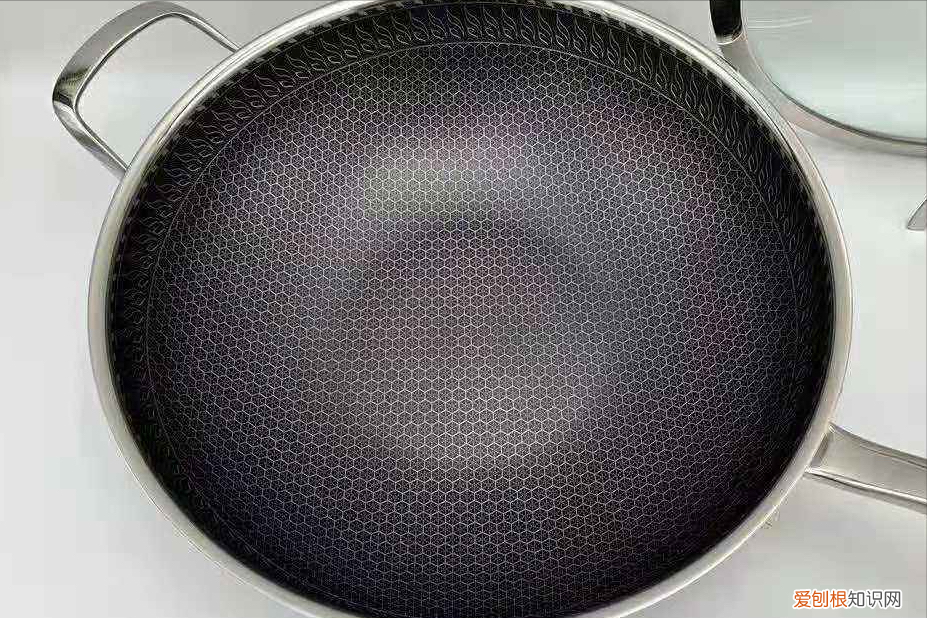 炒菜用什么锅好吃家庭用最健康?