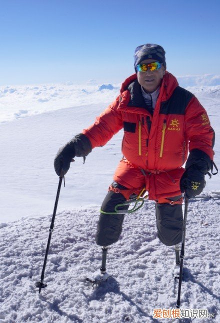 流浪地球2剧组邀无腿老人夏伯渝探班