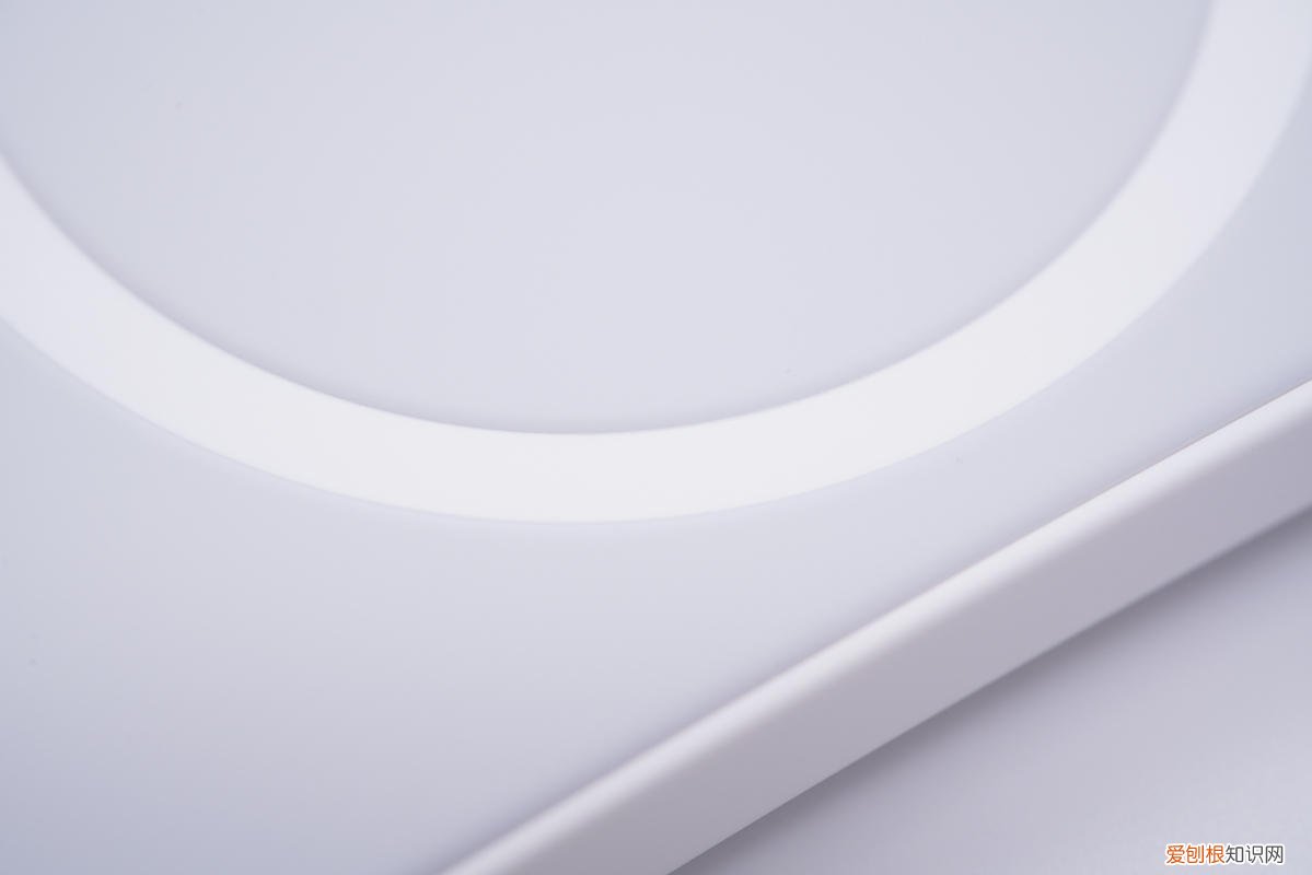 苹果MagSafe无线充电宝怎么样?