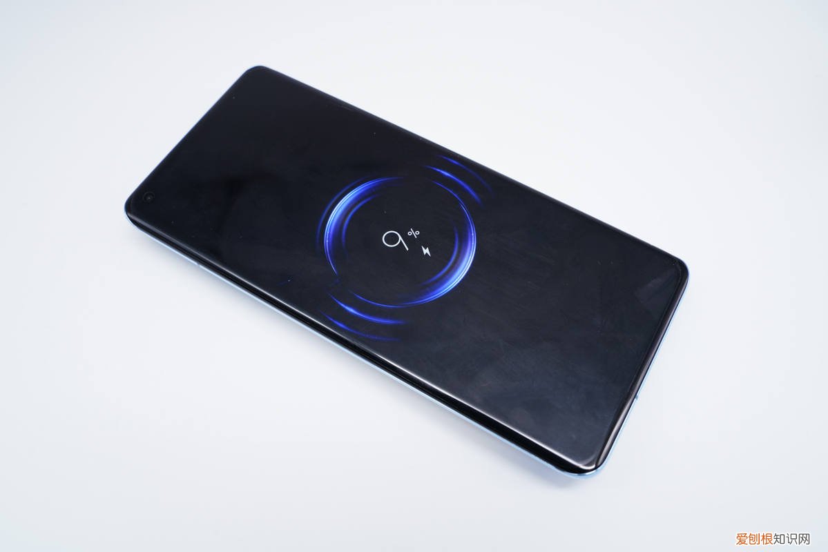 苹果MagSafe无线充电宝怎么样?