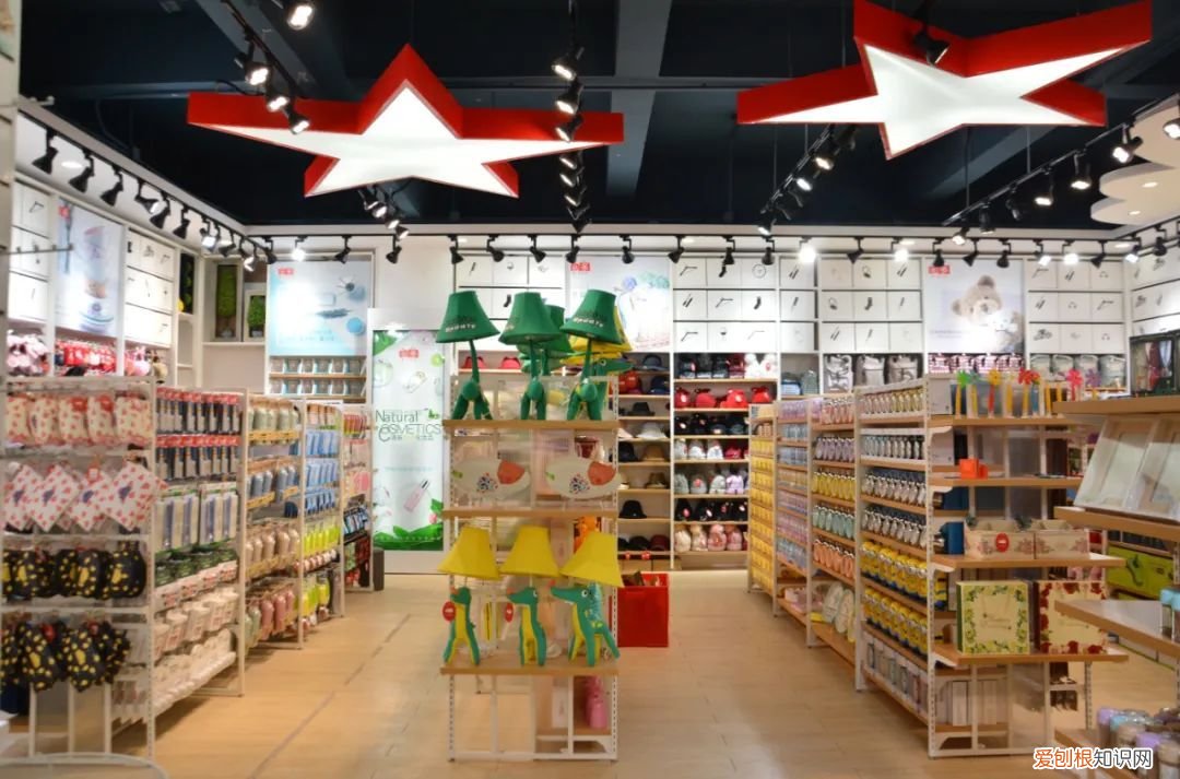 开两元店百货店赚钱吗？