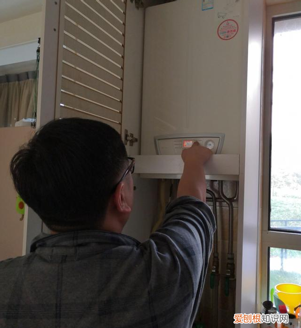 壁挂炉地暖设置多少度合适？