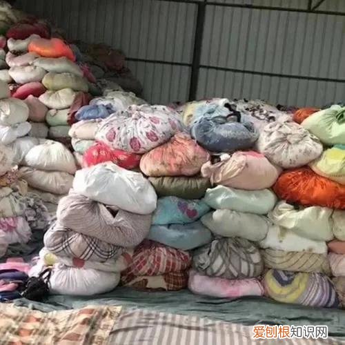 回收旧衣服怎么赚钱？