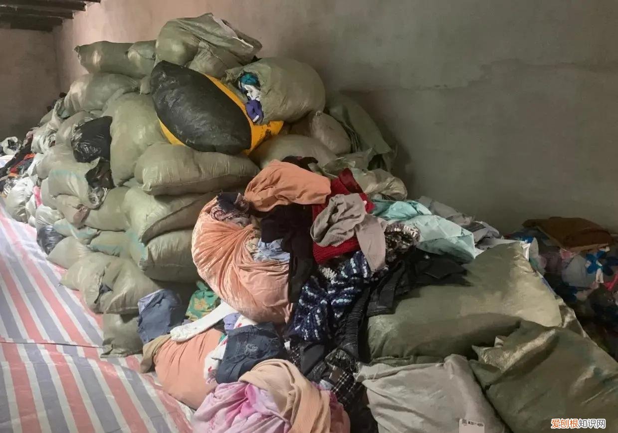 回收旧衣服怎么赚钱？