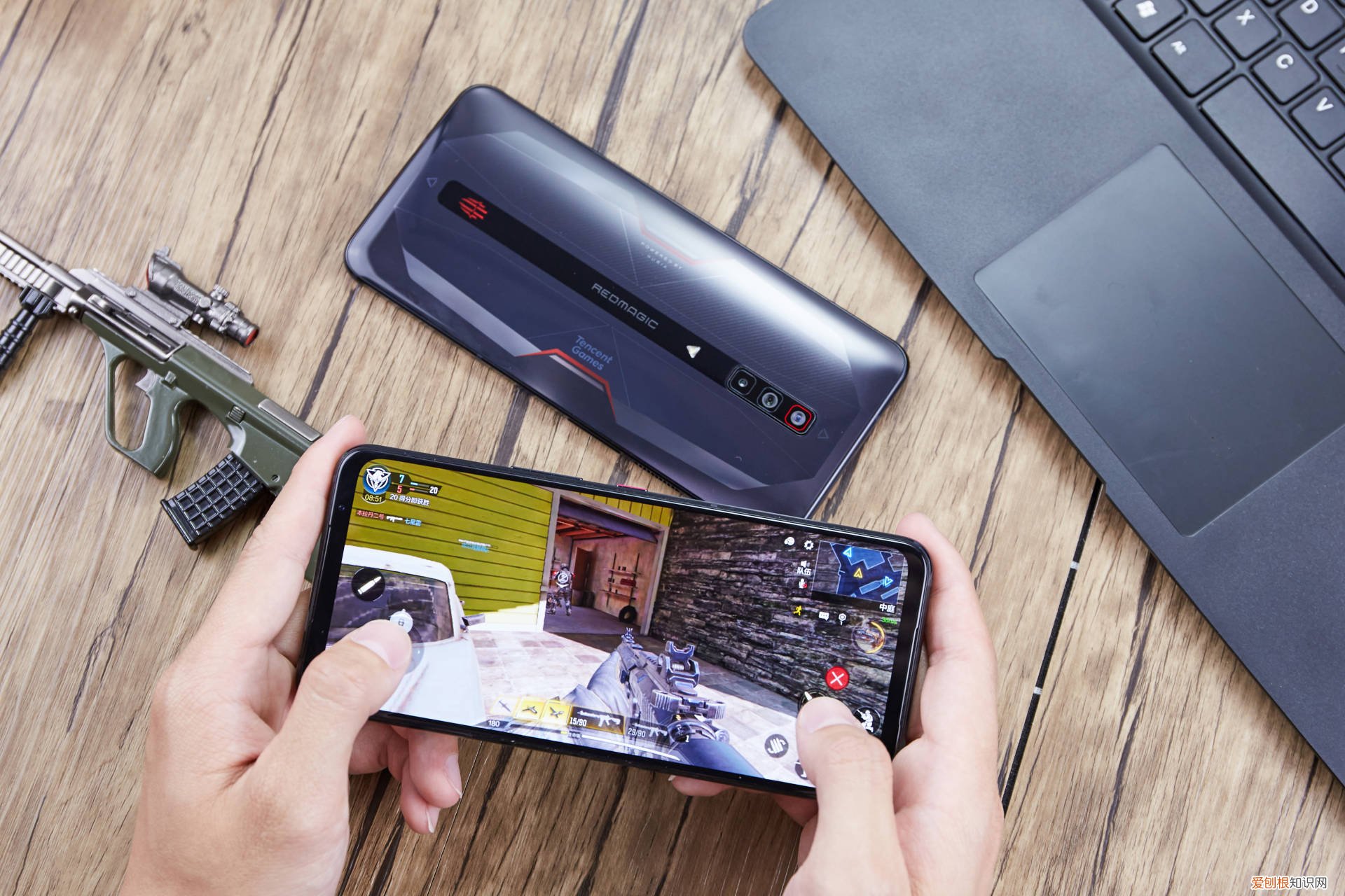 ROG5和红魔6游戏手机对比哪个好更值得买?