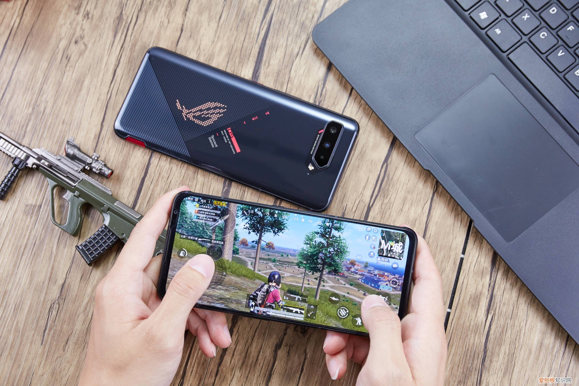 ROG5和红魔6游戏手机对比哪个好更值得买?