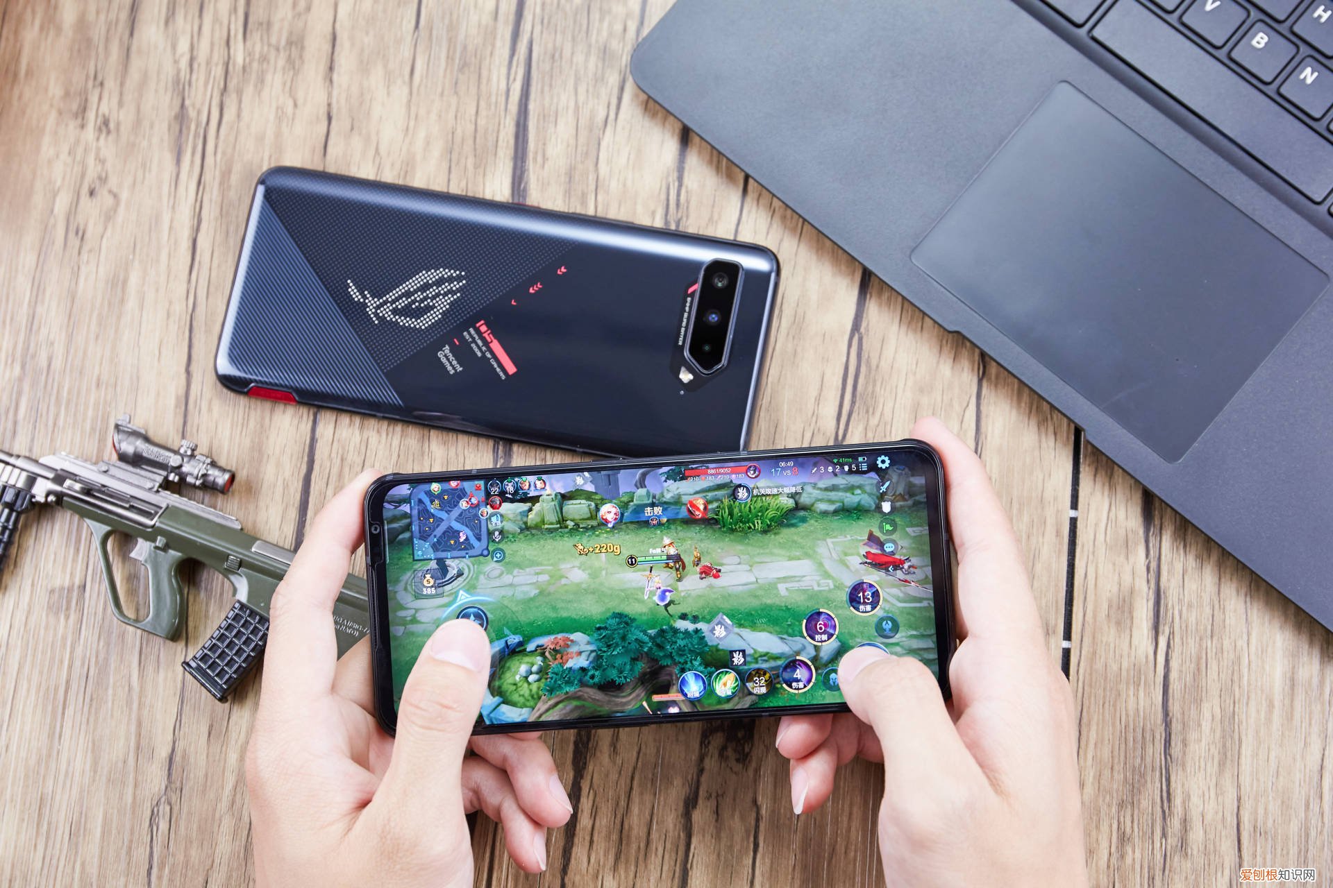 ROG5和红魔6游戏手机对比哪个好更值得买?