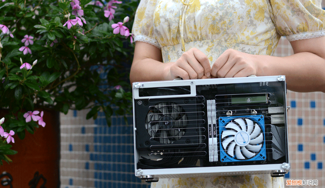 超频三蜂鸟i100 ITX机箱开箱装机测评，支持什么样的主板？