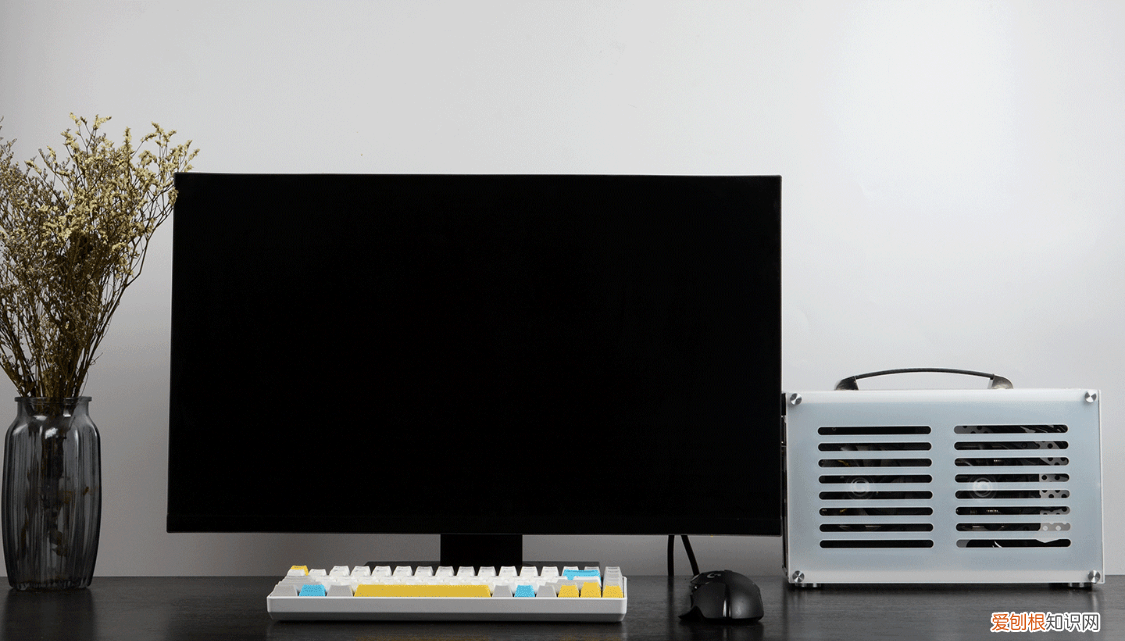 超频三蜂鸟i100 ITX机箱开箱装机测评，支持什么样的主板？