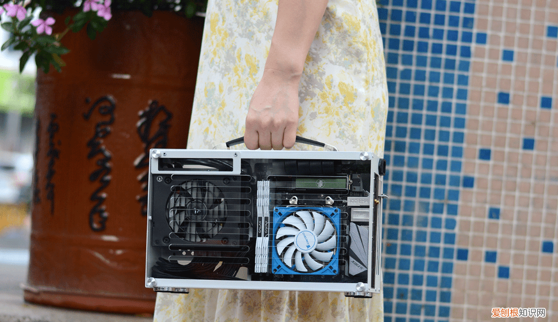 超频三蜂鸟i100 ITX机箱开箱装机测评，支持什么样的主板？